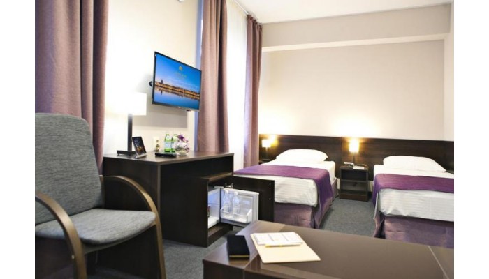 Russ Hotel poza 8